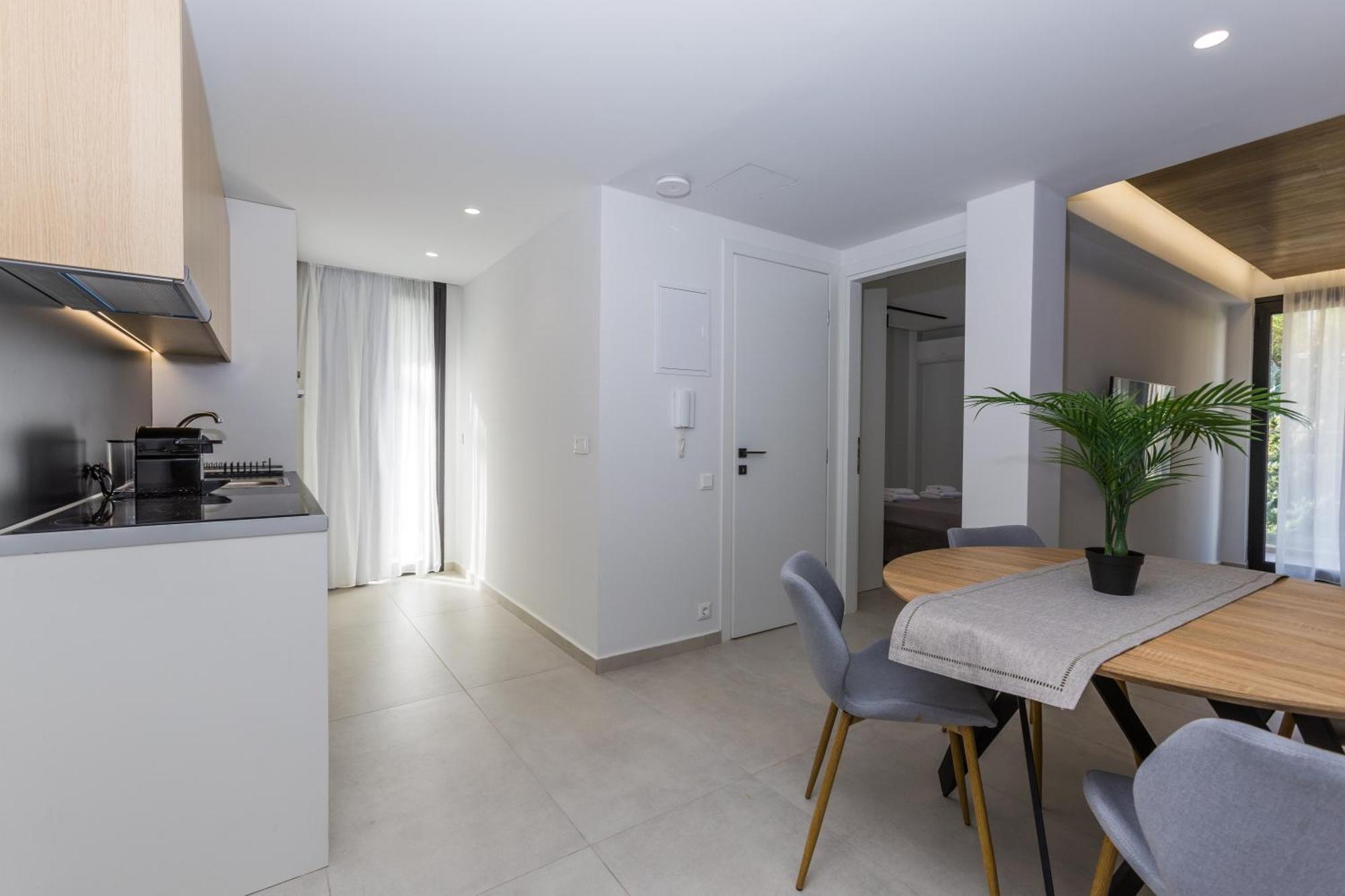 Varkiza Luxury Suites By Raise Vári Eksteriør bilde